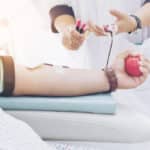 Kako se pripremiti za dobrovoljno davanje krvi? 15 načina