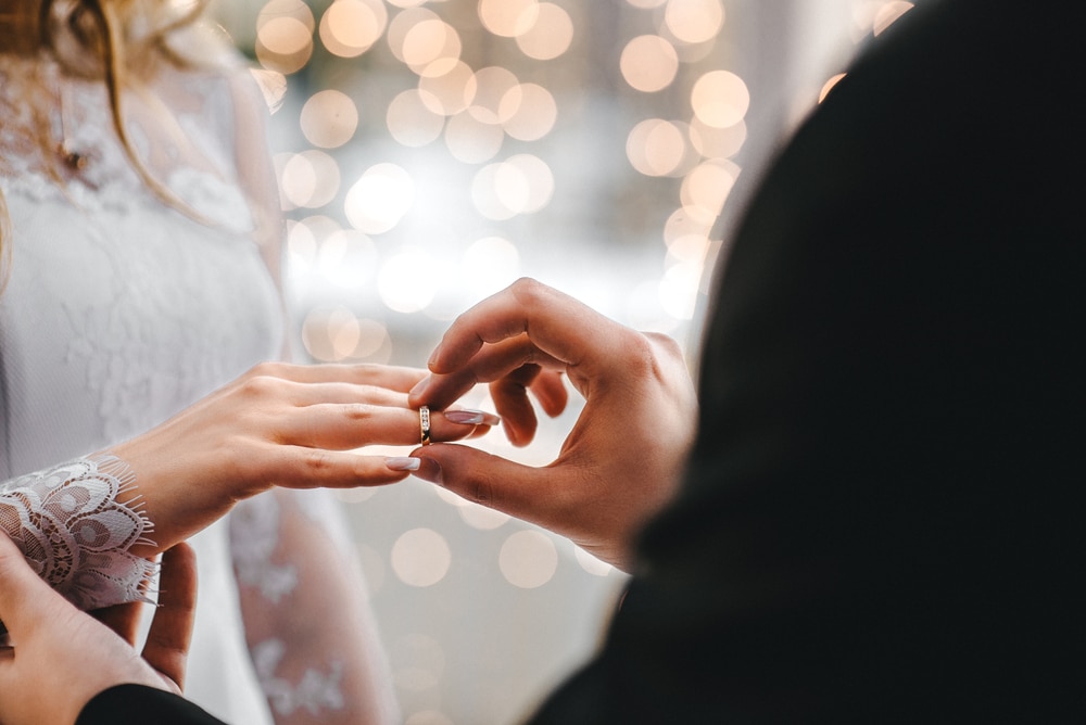 Kako odbiti poziv na vjenčanje