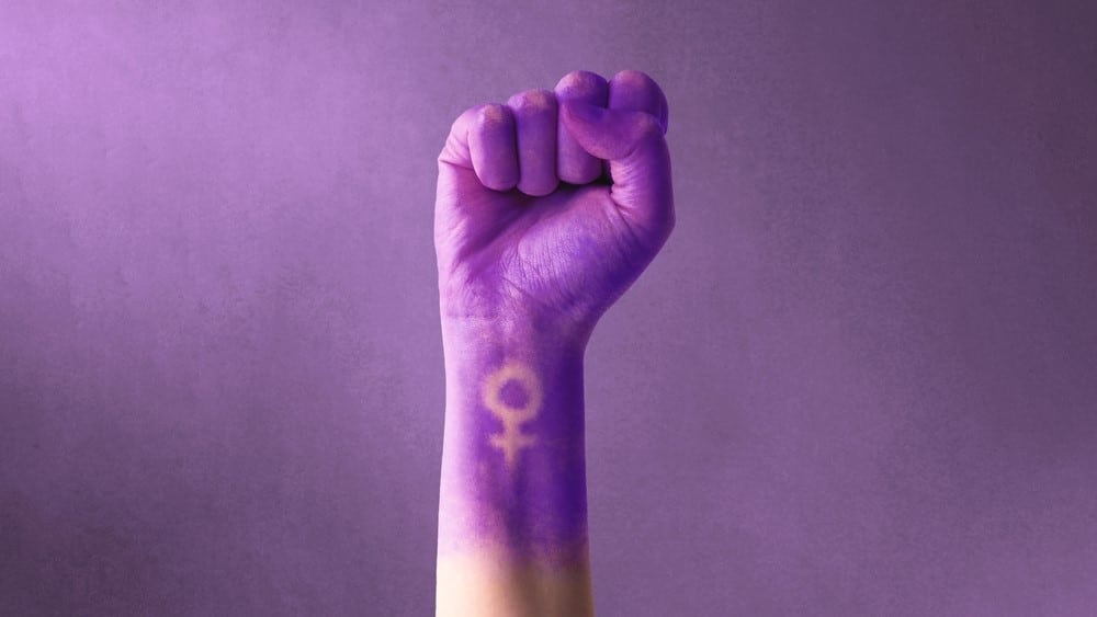 Što je feminizam? 5 prednosti i 5 mana modernog pokreta